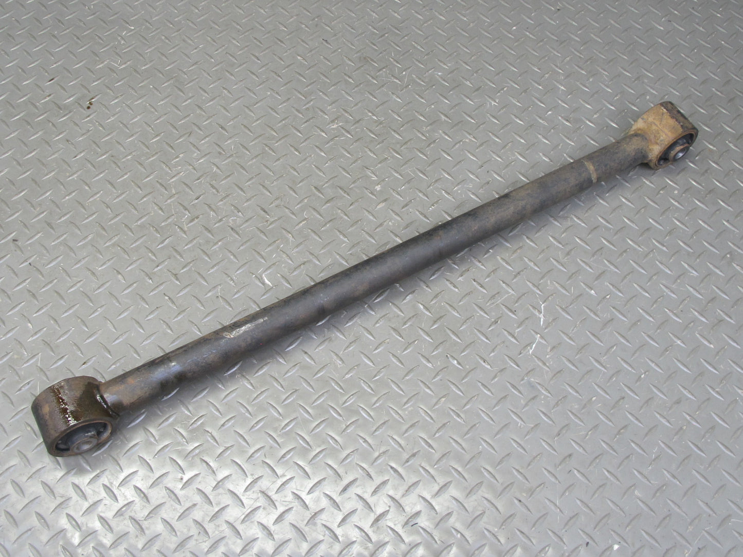 1998-2007 Lexus UZJ100L LX470 Rear Left Driver Side Control Arm Set
