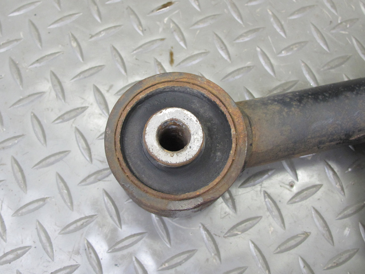 1998-2007 Lexus UZJ100L LX470 Rear Left Driver Side Control Arm Set