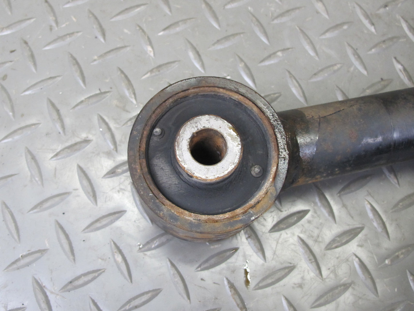 1998-2007 Lexus UZJ100L LX470 Rear Left Driver Side Control Arm Set