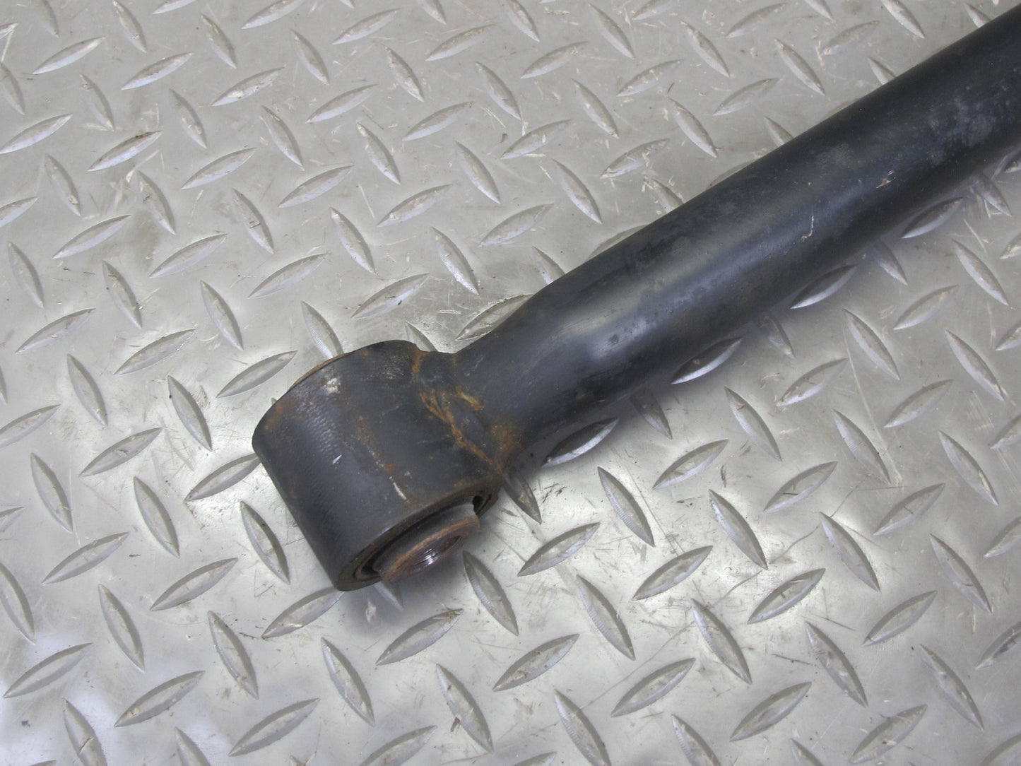 1998-2007 Lexus UZJ100L LX470 Rear Lateral Control Rod