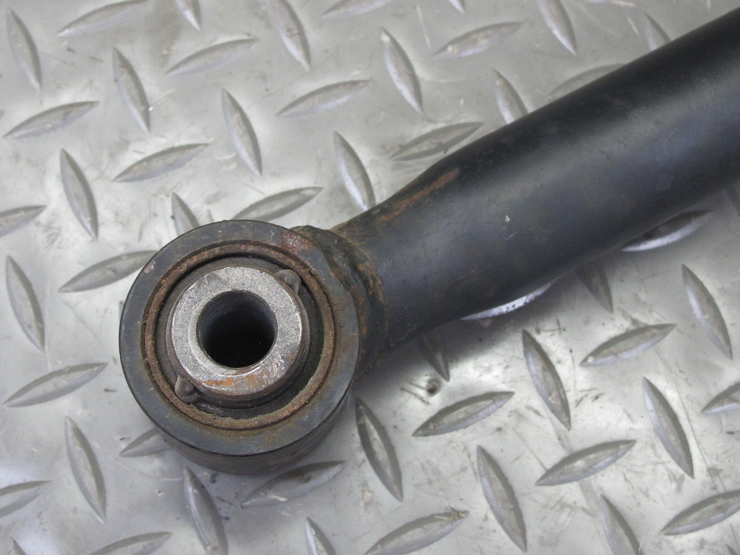 1998-2007 Lexus UZJ100L LX470 Rear Lateral Control Rod