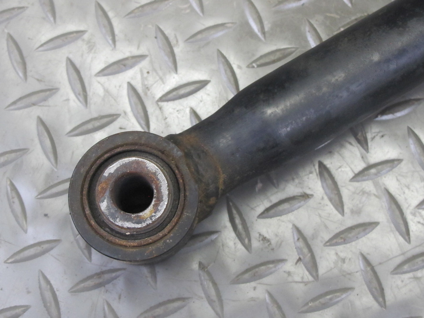 1998-2007 Lexus UZJ100L LX470 Rear Lateral Control Rod
