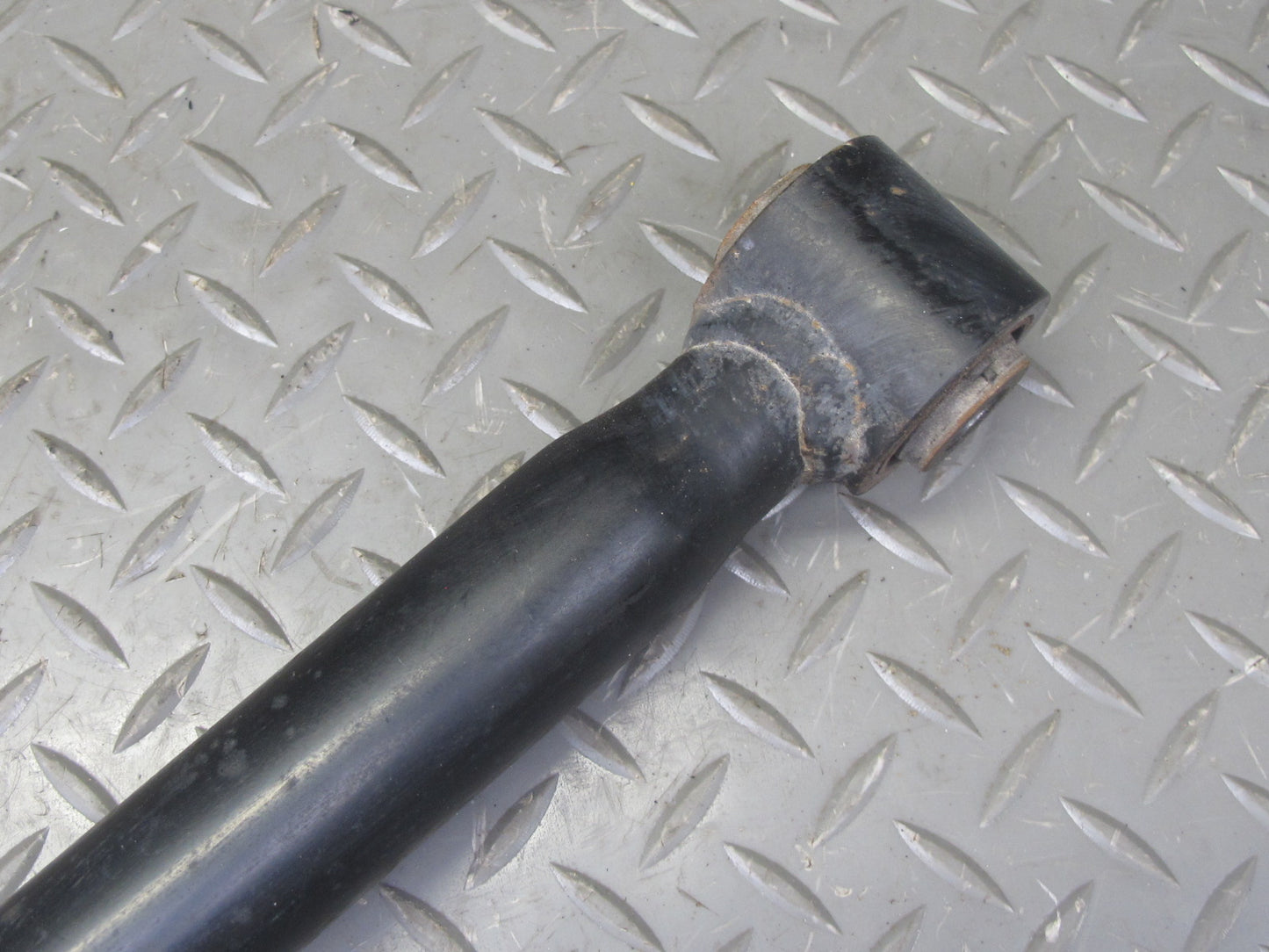 1998-2007 Lexus UZJ100L LX470 Rear Lateral Control Rod