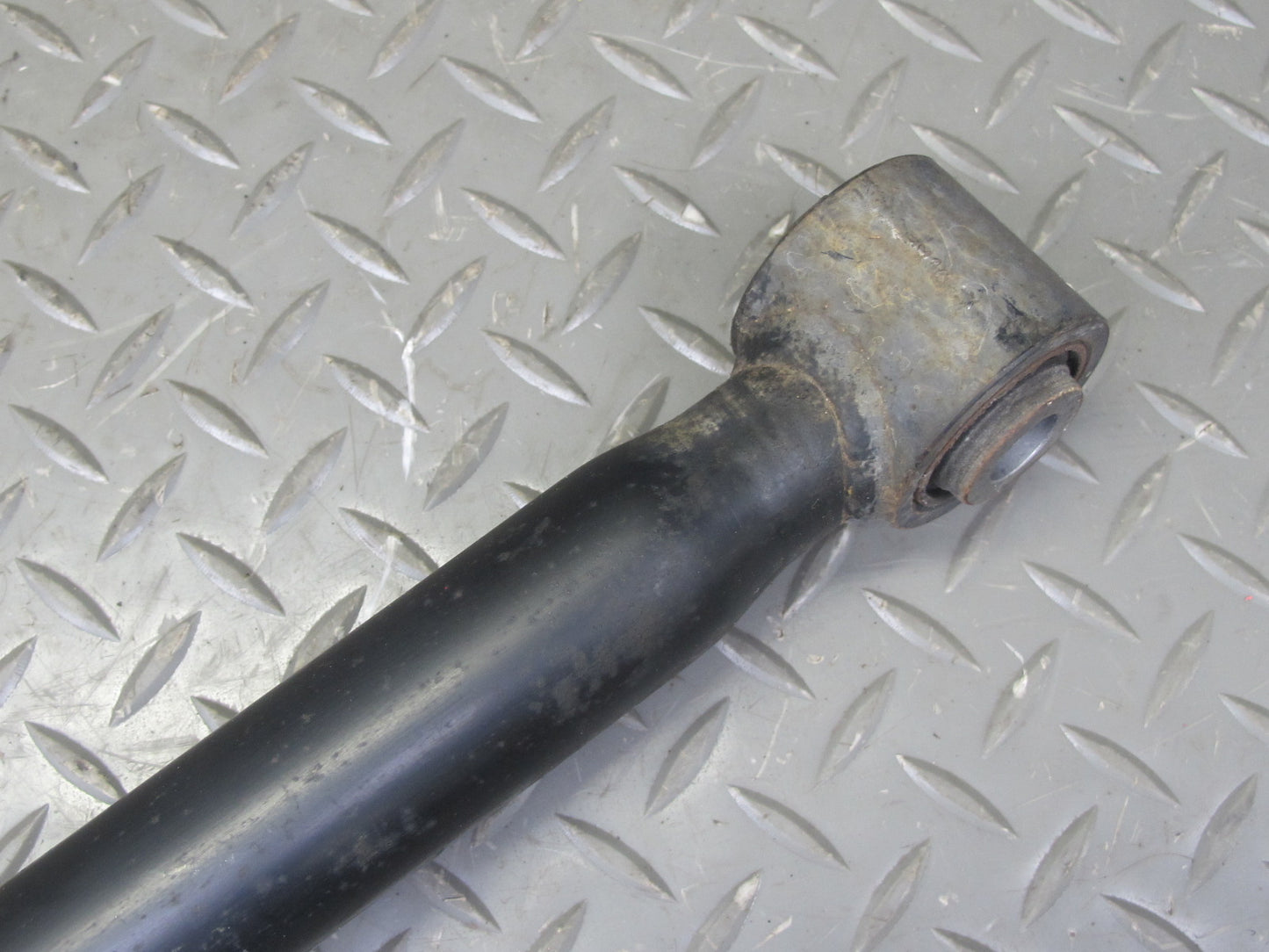 1998-2007 Lexus UZJ100L LX470 Rear Lateral Control Rod
