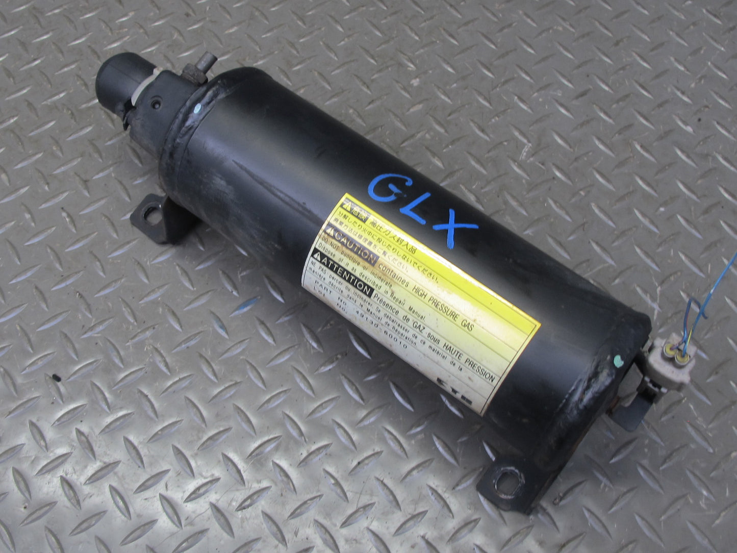 1998-2007 Lexus J100 LX470 Air Suspension Accumulator Tank 49130-60010