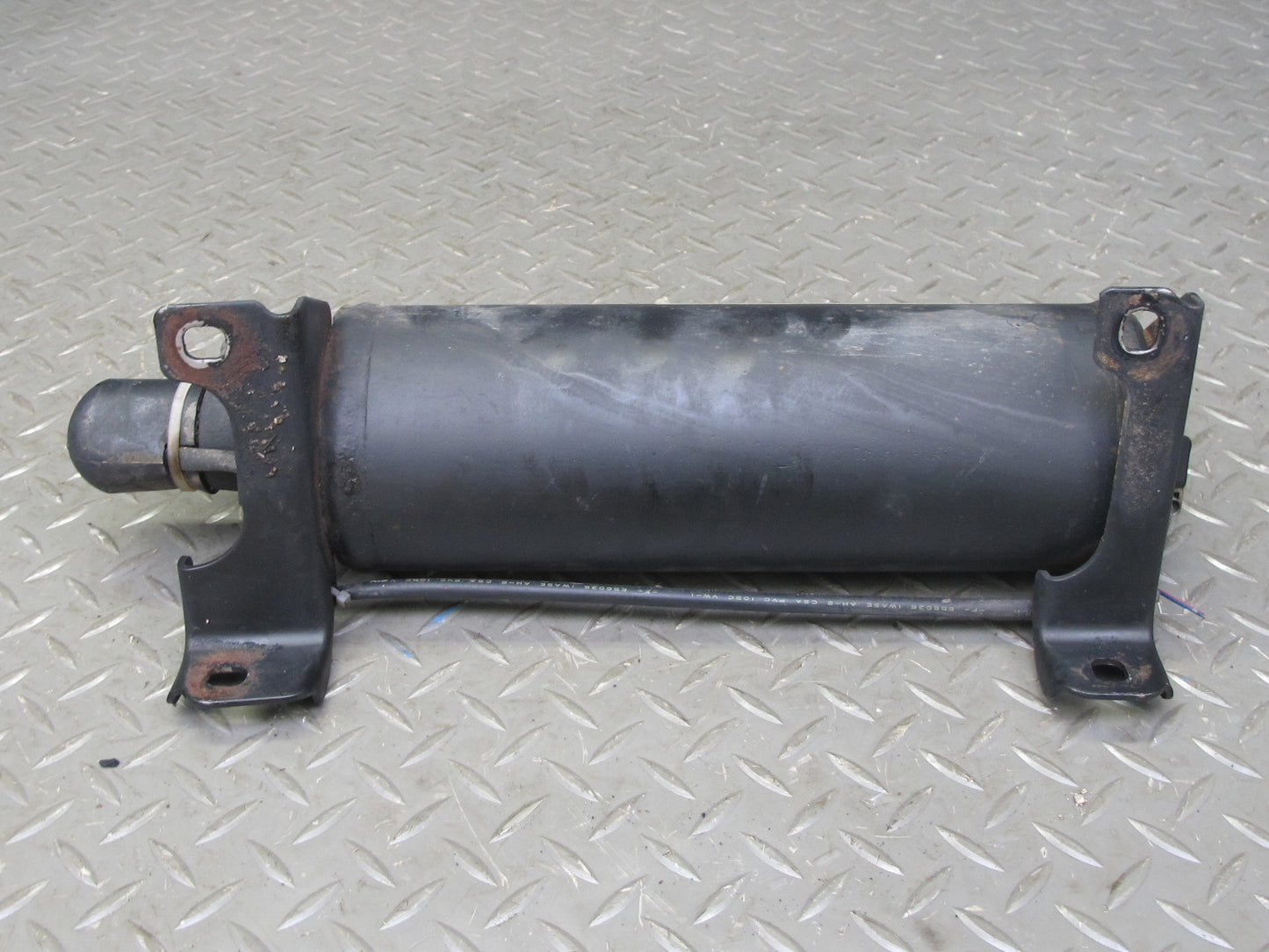 1998-2007 Lexus J100 LX470 Air Suspension Accumulator Tank 49130-60010