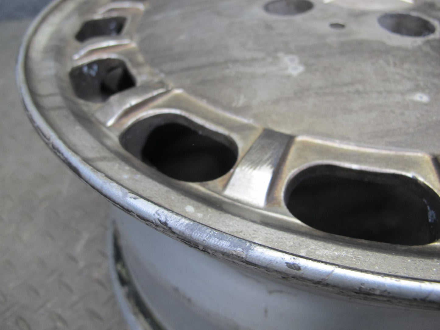 86-89 Mercedes W126 Factory 15" R15 Wheel Rim 15x7J ET25 1264003002 OEM