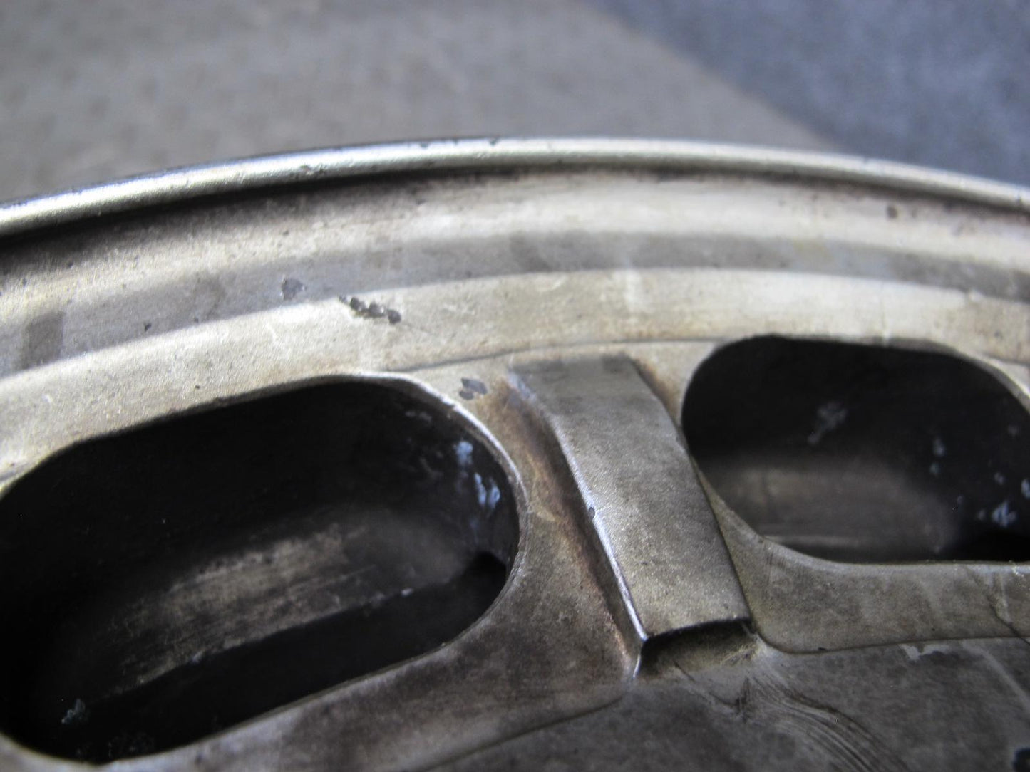 86-89 Mercedes W126 Factory 15" R15 Wheel Rim 15x7J ET25 1264003002 OEM