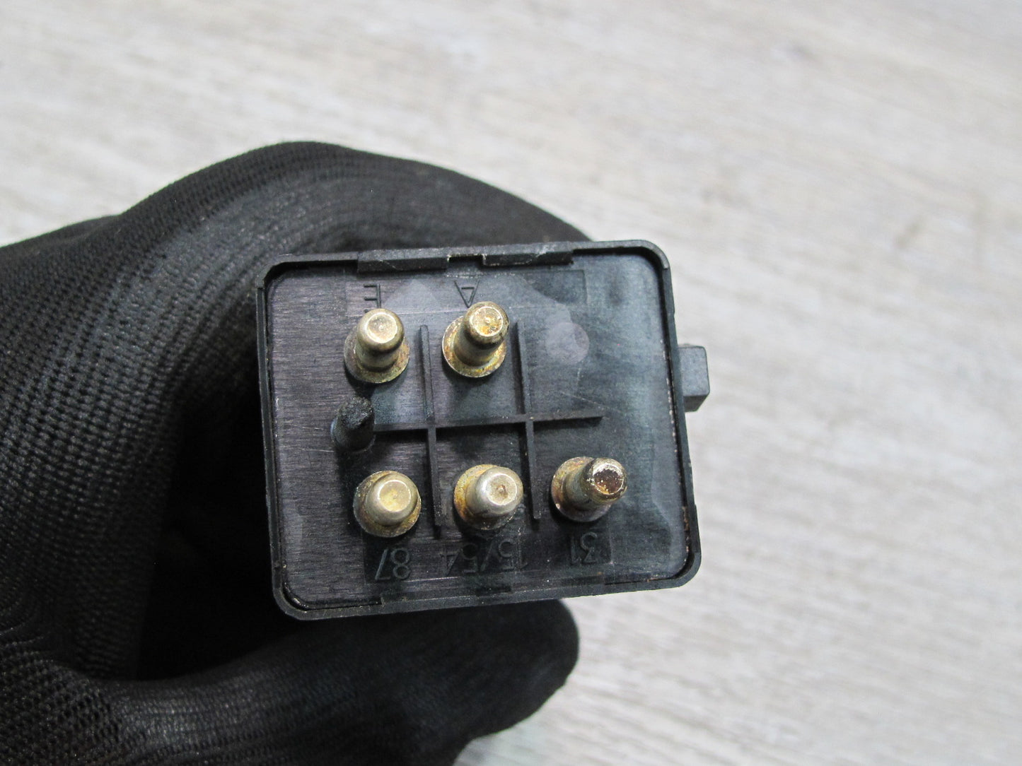 75-85 Mercedes W123 Rear Window Defrost Relay 1078200010 OEM