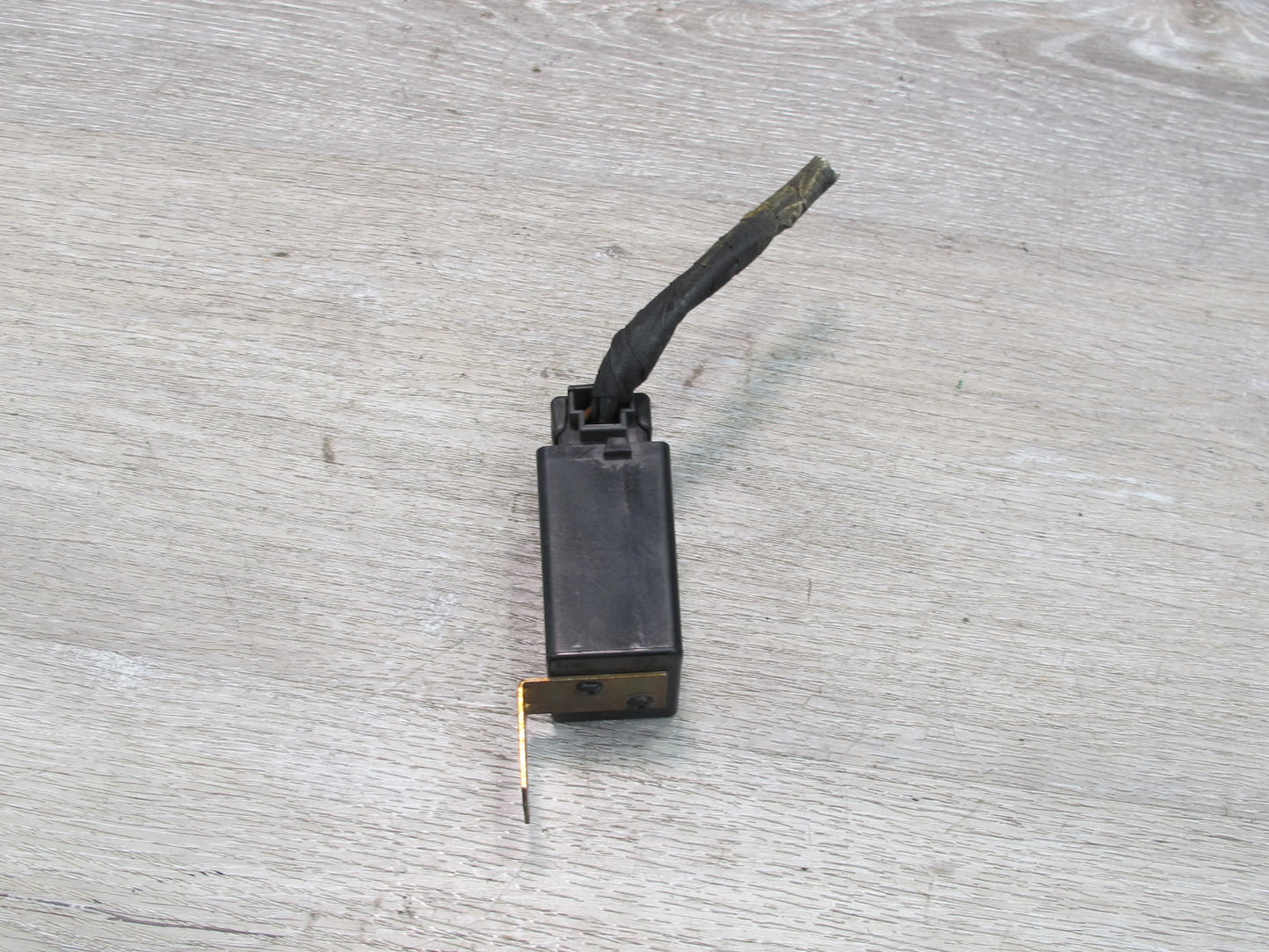 75-85 Mercedes W123 Rear Window Defrost Relay 1078200010 OEM