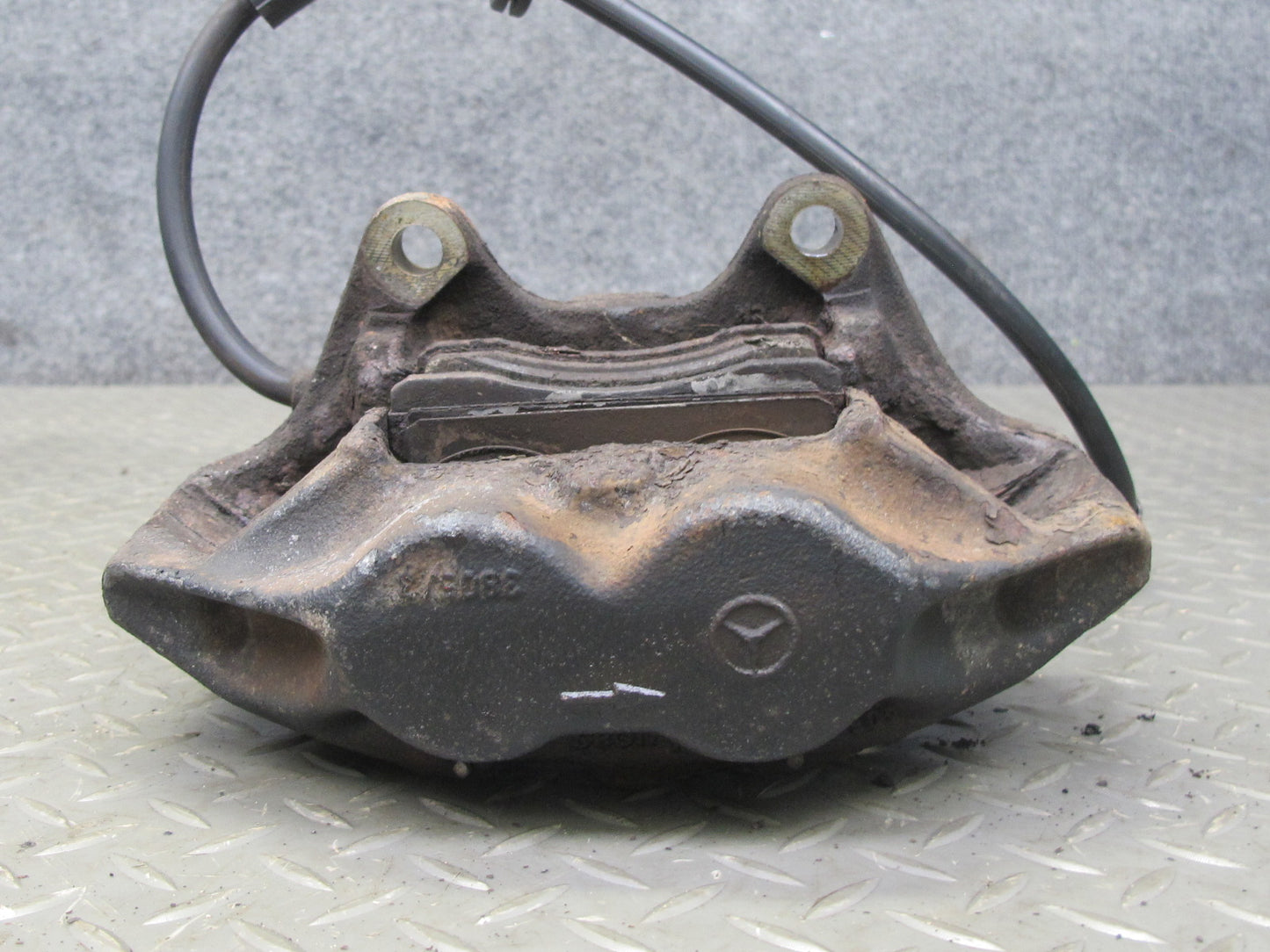 94-99 Mercedes W140 Set of 2 Front Left & Right Brake Caliper OEM