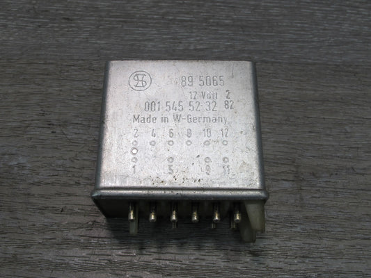 75-85 Mercedes W123 Seat Belt Warning Relay Module 0015455232 OEM