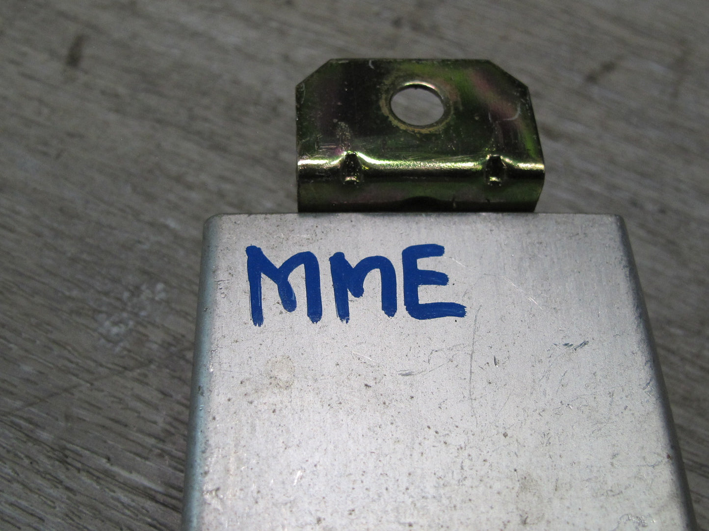 75-85 Mercedes W123 Seat Belt Warning Relay Module 0015455232 OEM