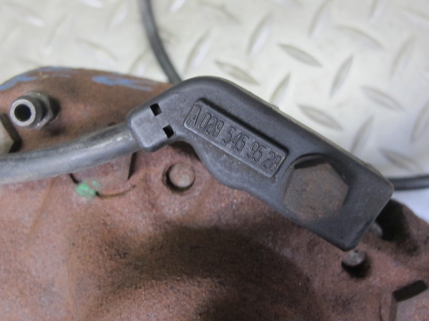 94-99 Mercedes W140 S320 Set of 2 Rear Left & Right Brake Caliper OEM