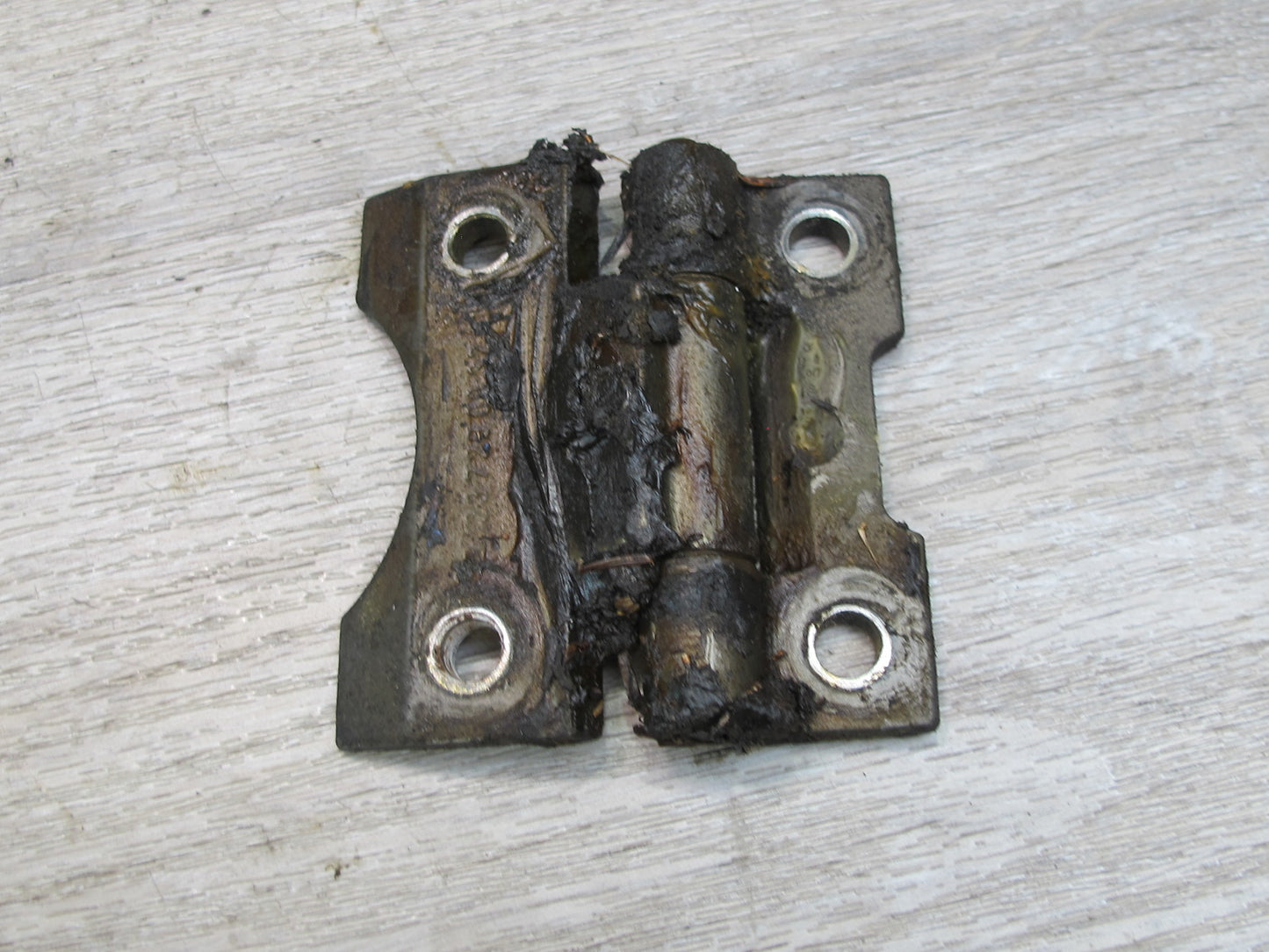 75-85 Mercedes W123 Set of 4 Front Left & Right Door Hinge OEM