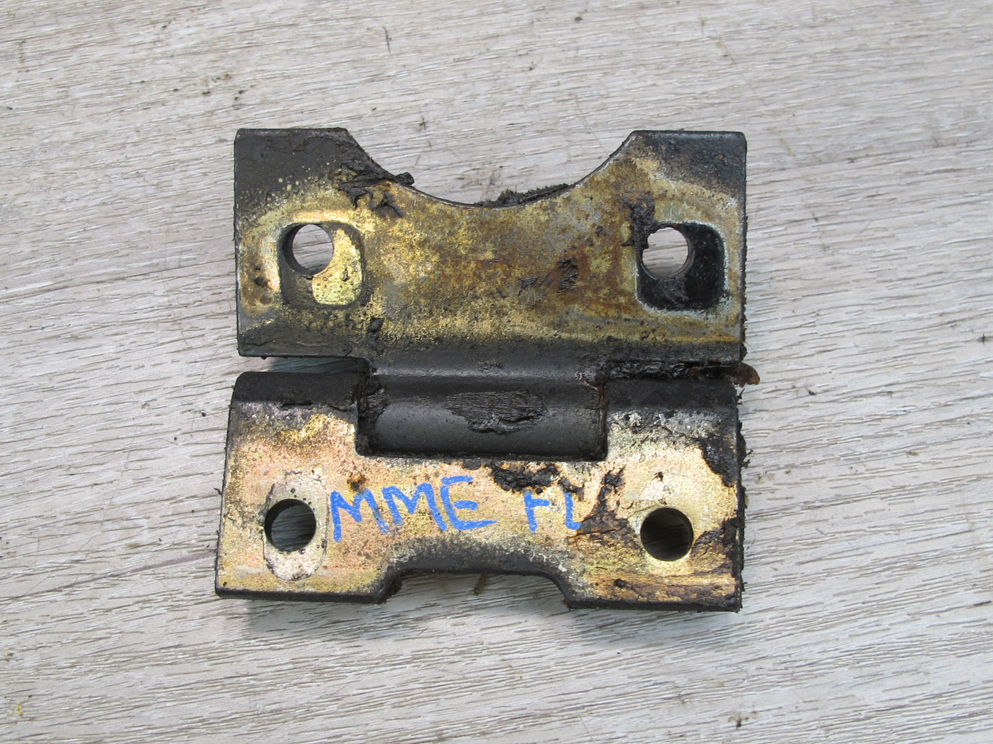 75-85 Mercedes W123 Set of 4 Front Left & Right Door Hinge OEM