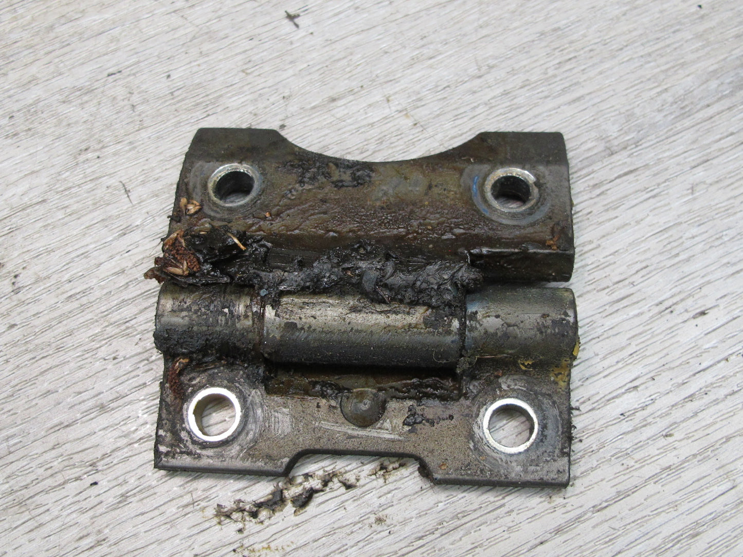 75-85 Mercedes W123 Set of 4 Front Left & Right Door Hinge OEM