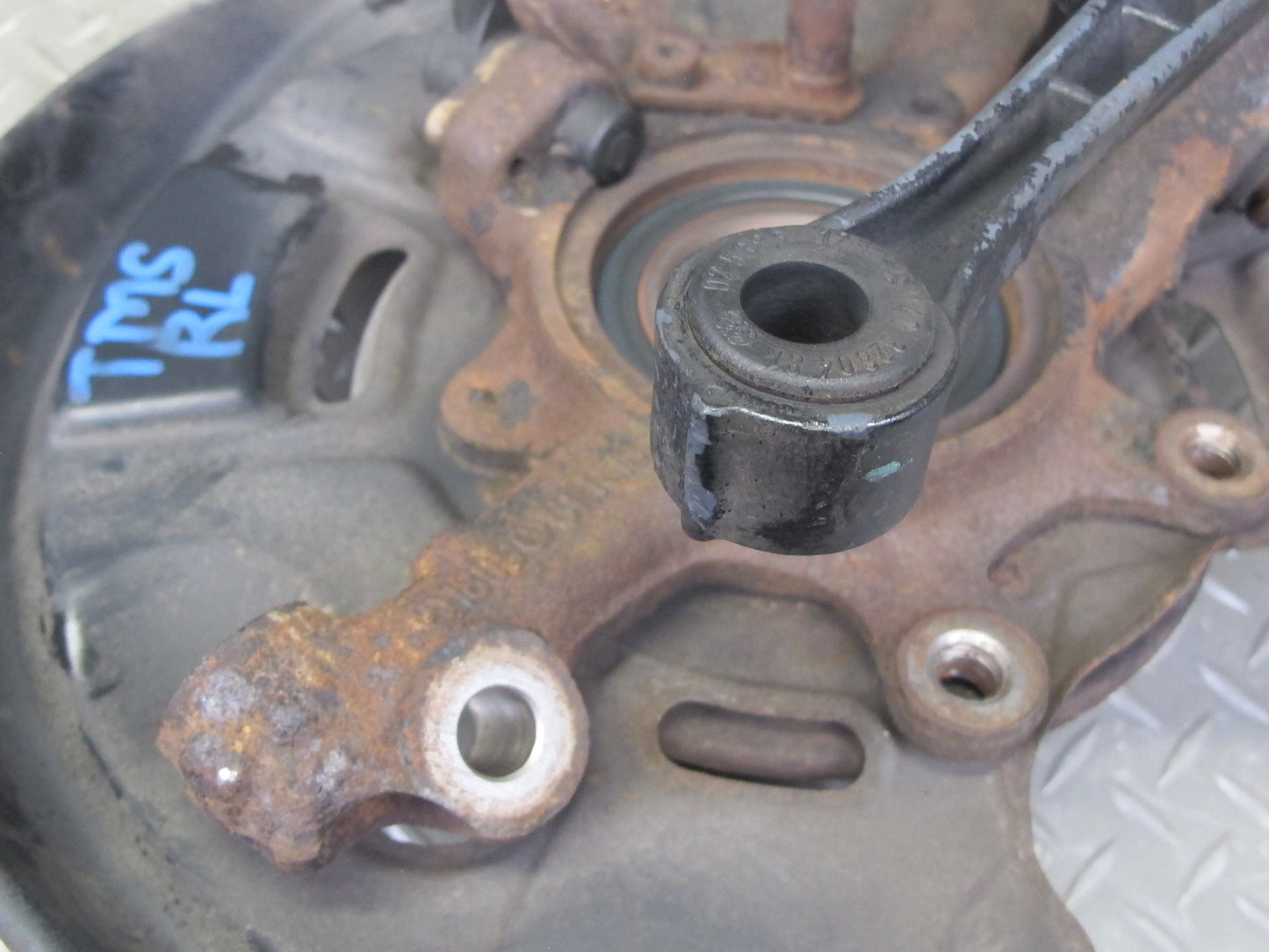 94-99 Mercedes W140 RWD Rear Left Spindle Knuckle Wheel Hub Bearing OEM