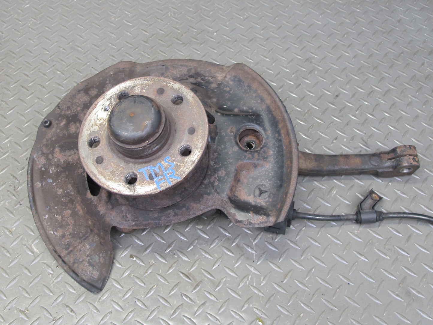 94-99 Mercedes W140 RWD Front Right Spindle Knuckle Wheel Hub Bearing OEM