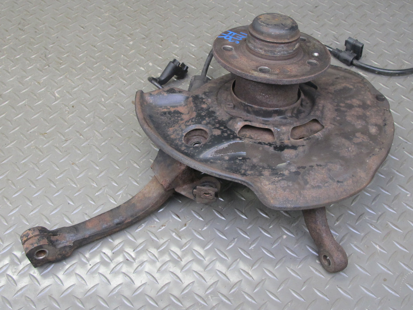 94-99 Mercedes W140 RWD Front Right Spindle Knuckle Wheel Hub Bearing OEM