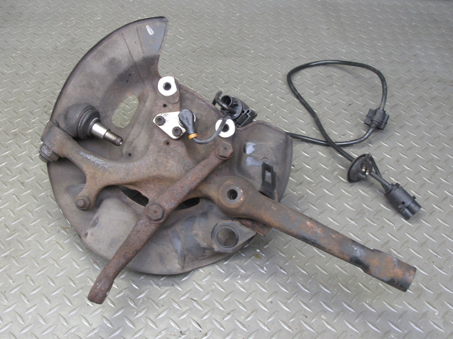 94-99 Mercedes W140 RWD Front Right Spindle Knuckle Wheel Hub Bearing OEM