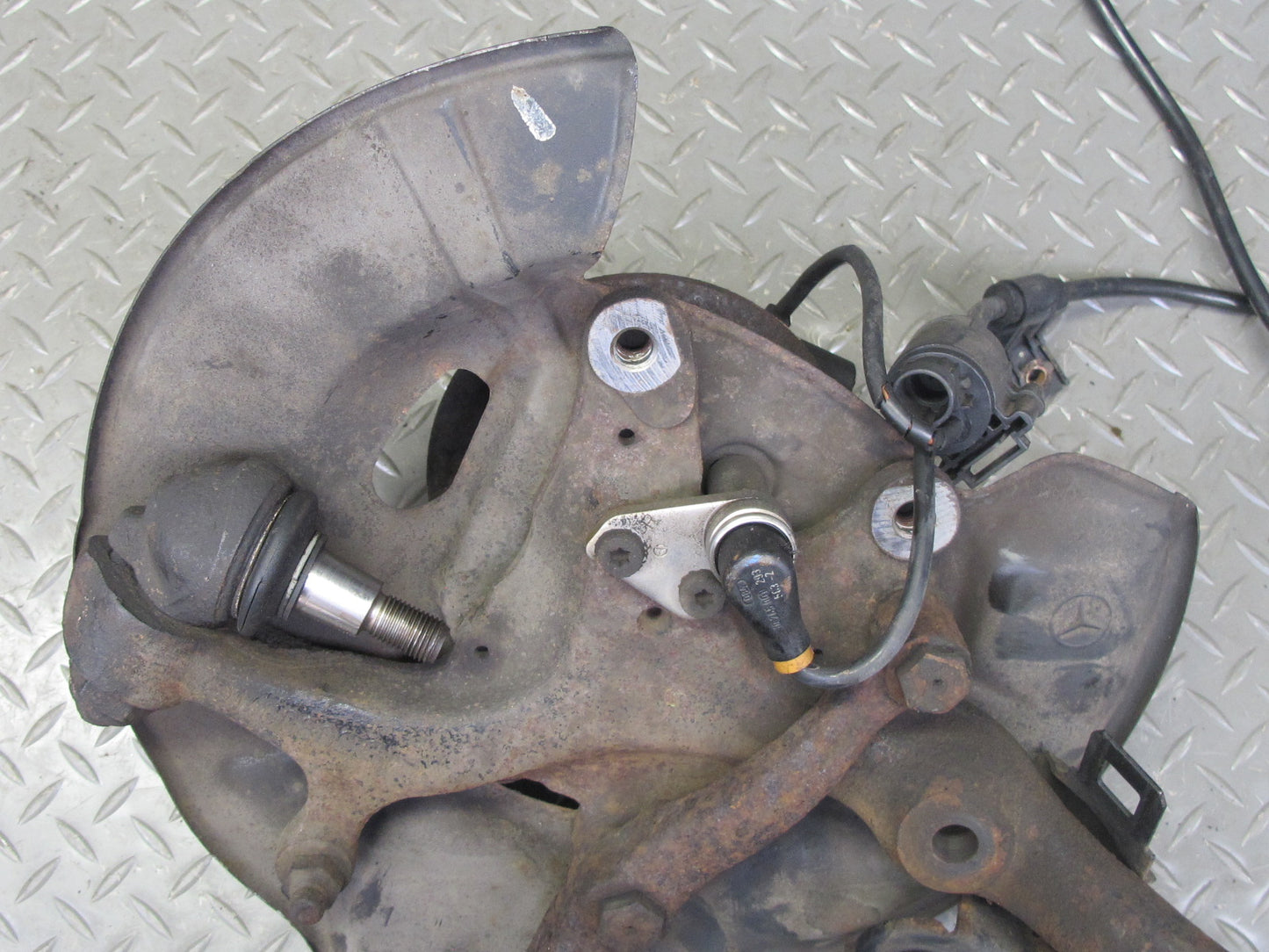 94-99 Mercedes W140 RWD Front Right Spindle Knuckle Wheel Hub Bearing OEM