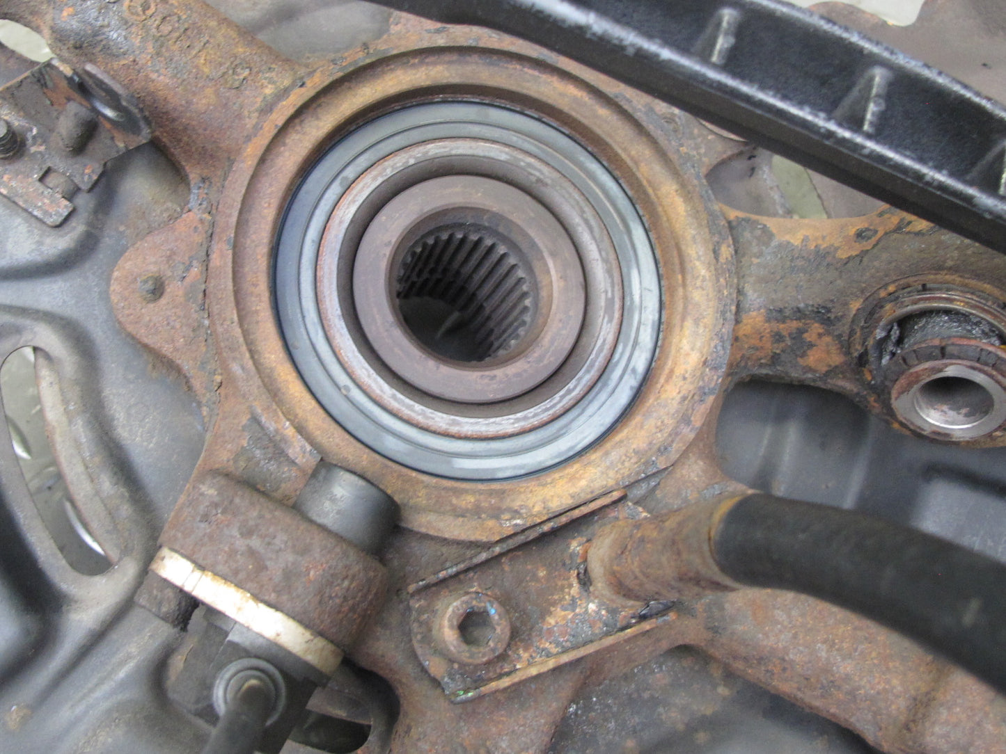 94-99 Mercedes W140 RWD Rear Right Spindle Knuckle Wheel Hub Bearing OEM