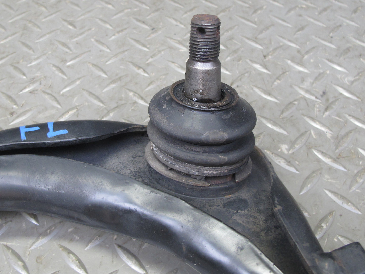1998-2007 Lexus UZJ100L LX470 Front Left Driver Side Upper Control Arm