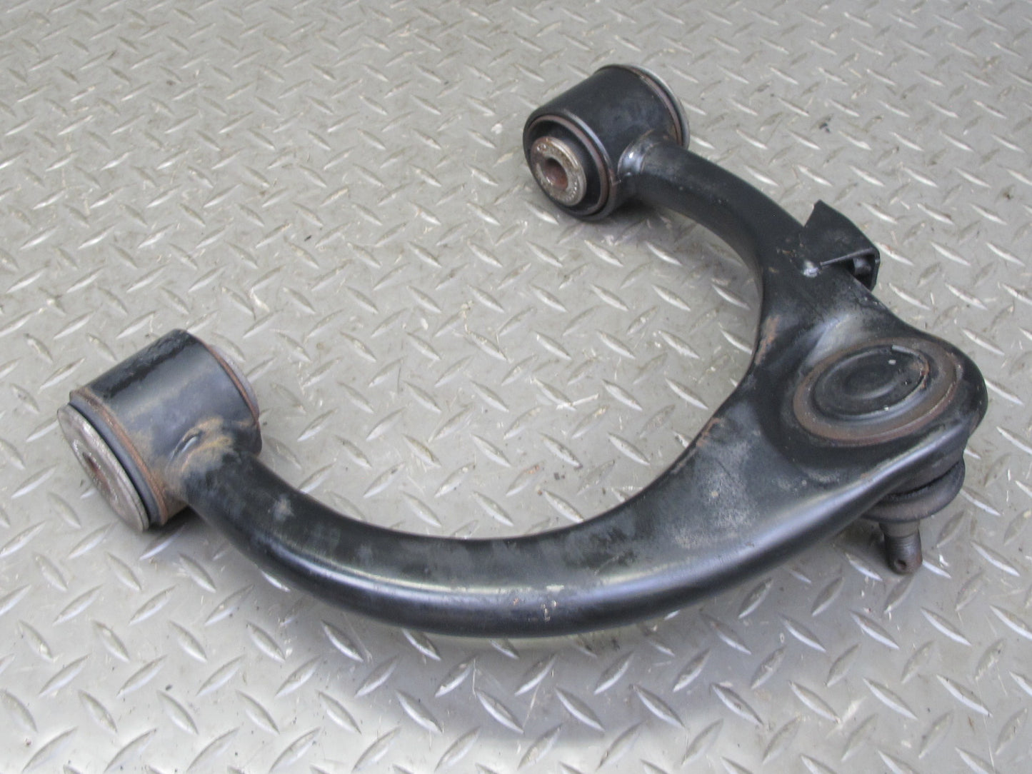 1998-2007 Lexus UZJ100L LX470 Front Left Driver Side Upper Control Arm