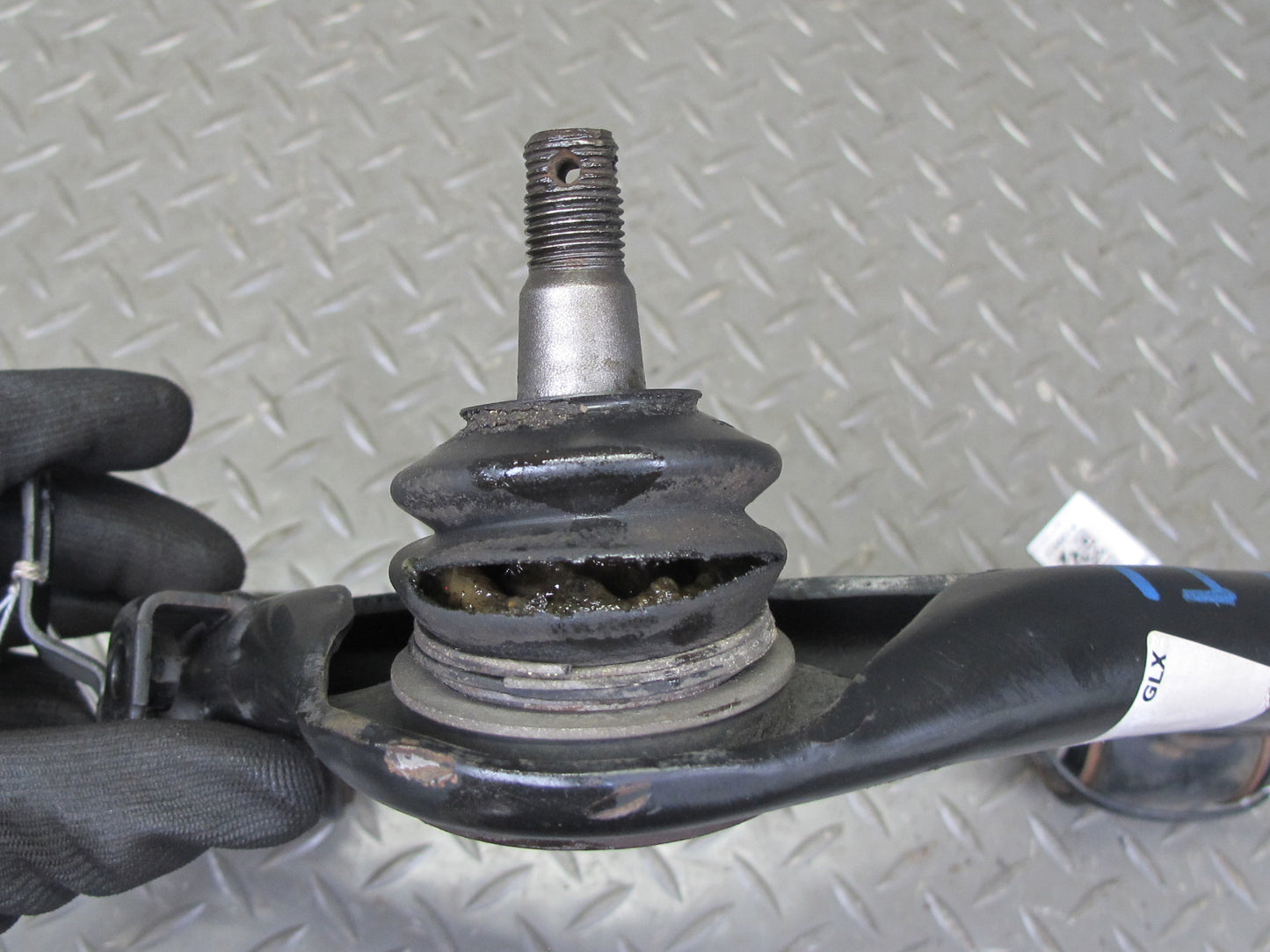 1998-2007 Lexus UZJ100L LX470 Front Left Driver Side Upper Control Arm