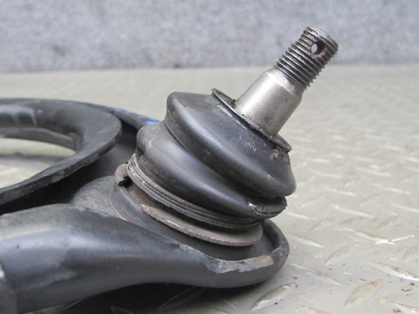 1998-2007 Lexus UZJ100L LX470 Front Left Driver Side Upper Control Arm