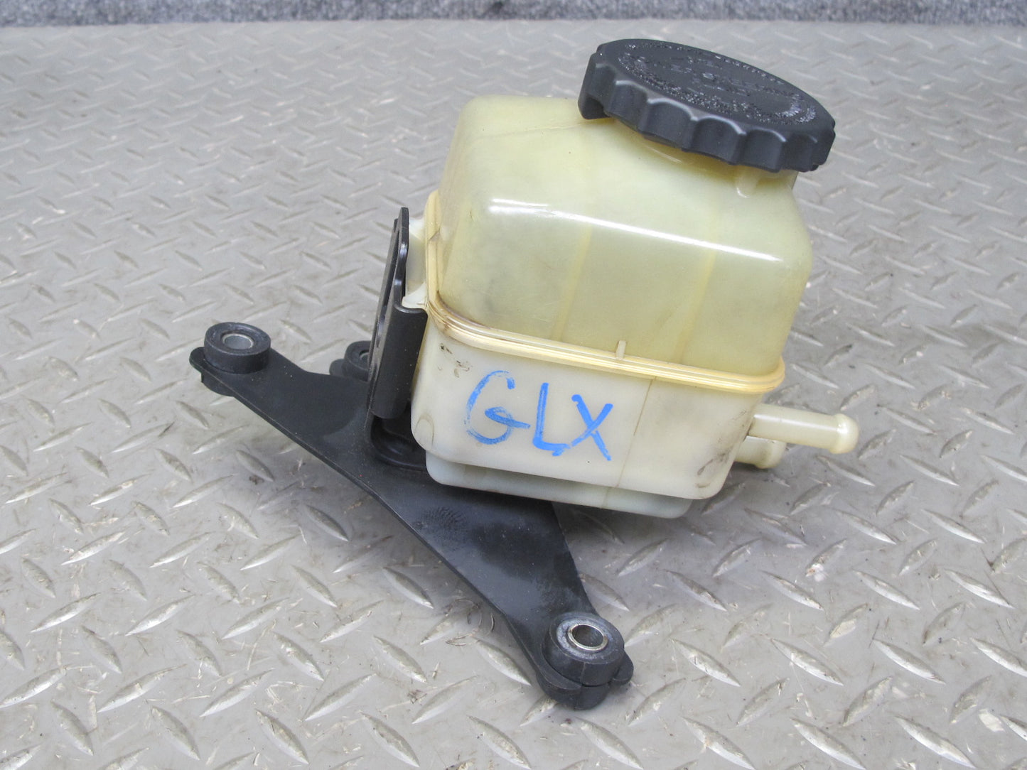 1998-2007 Lexus LX470 Power Steering Fluid Reservoir Bottle Tank W/ Bracket