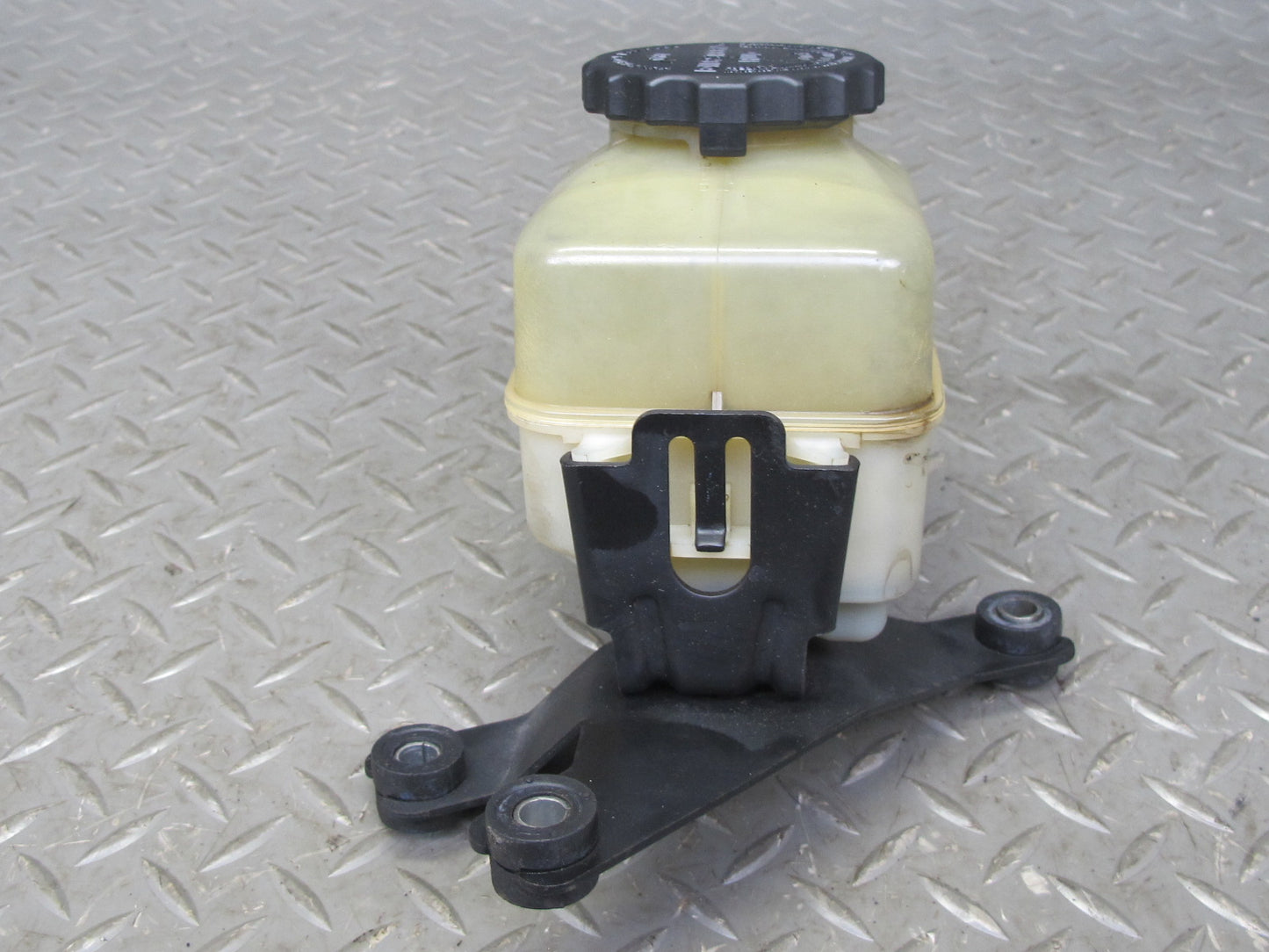 1998-2007 Lexus LX470 Power Steering Fluid Reservoir Bottle Tank W/ Bracket