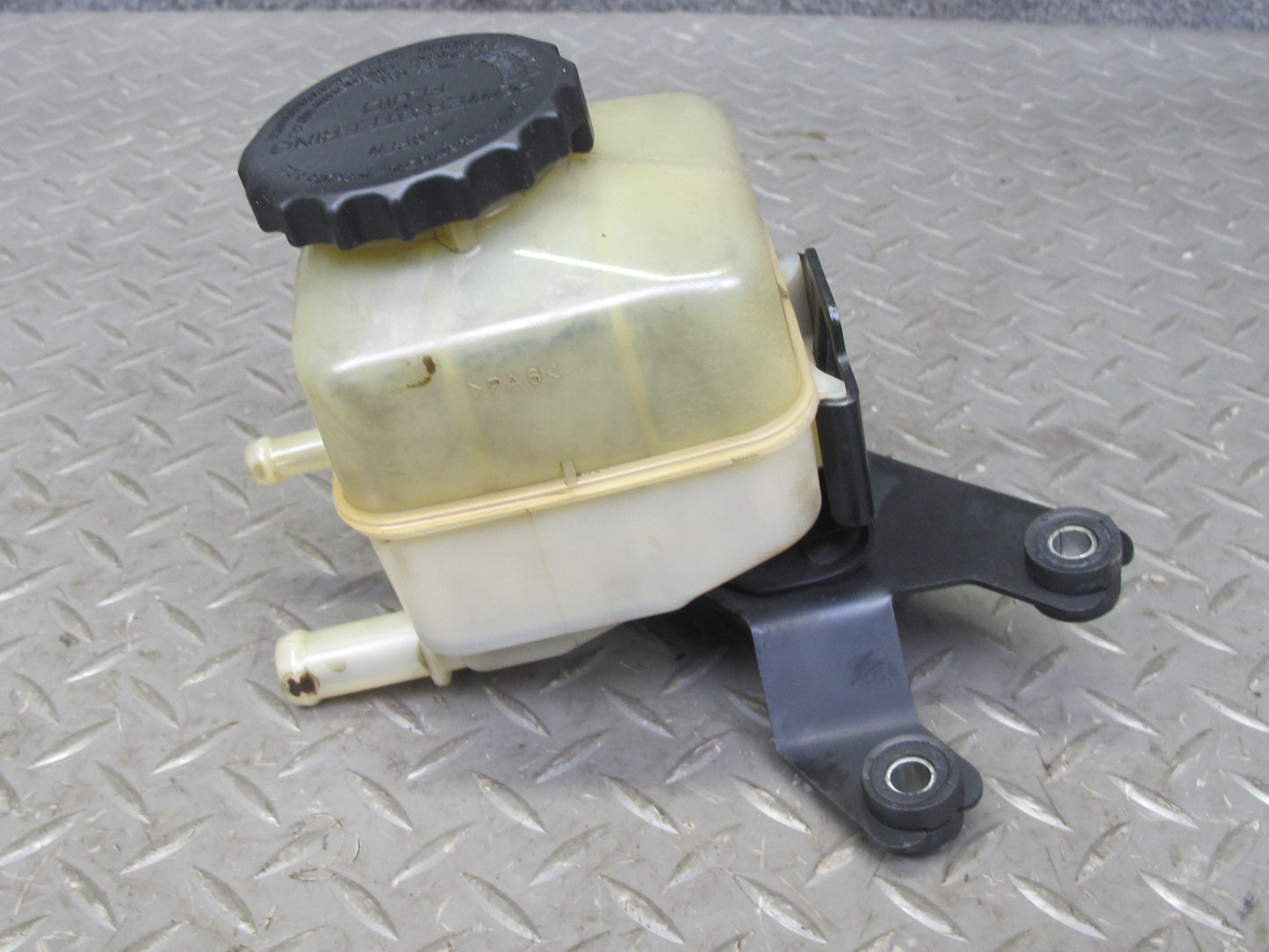 1998-2007 Lexus LX470 Power Steering Fluid Reservoir Bottle Tank W/ Bracket