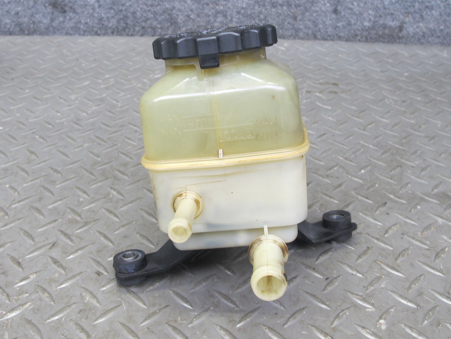 1998-2007 Lexus LX470 Power Steering Fluid Reservoir Bottle Tank W/ Bracket