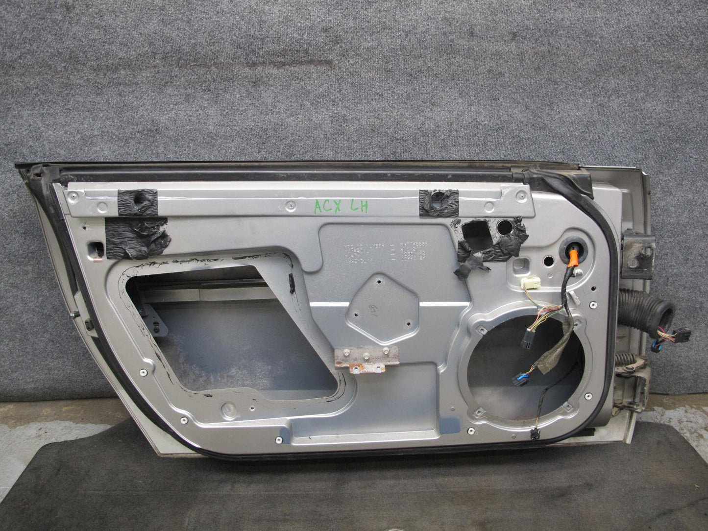2004-2009 Cadillac XLR Front Left Driver Side Door Shell Frame Panel Silver