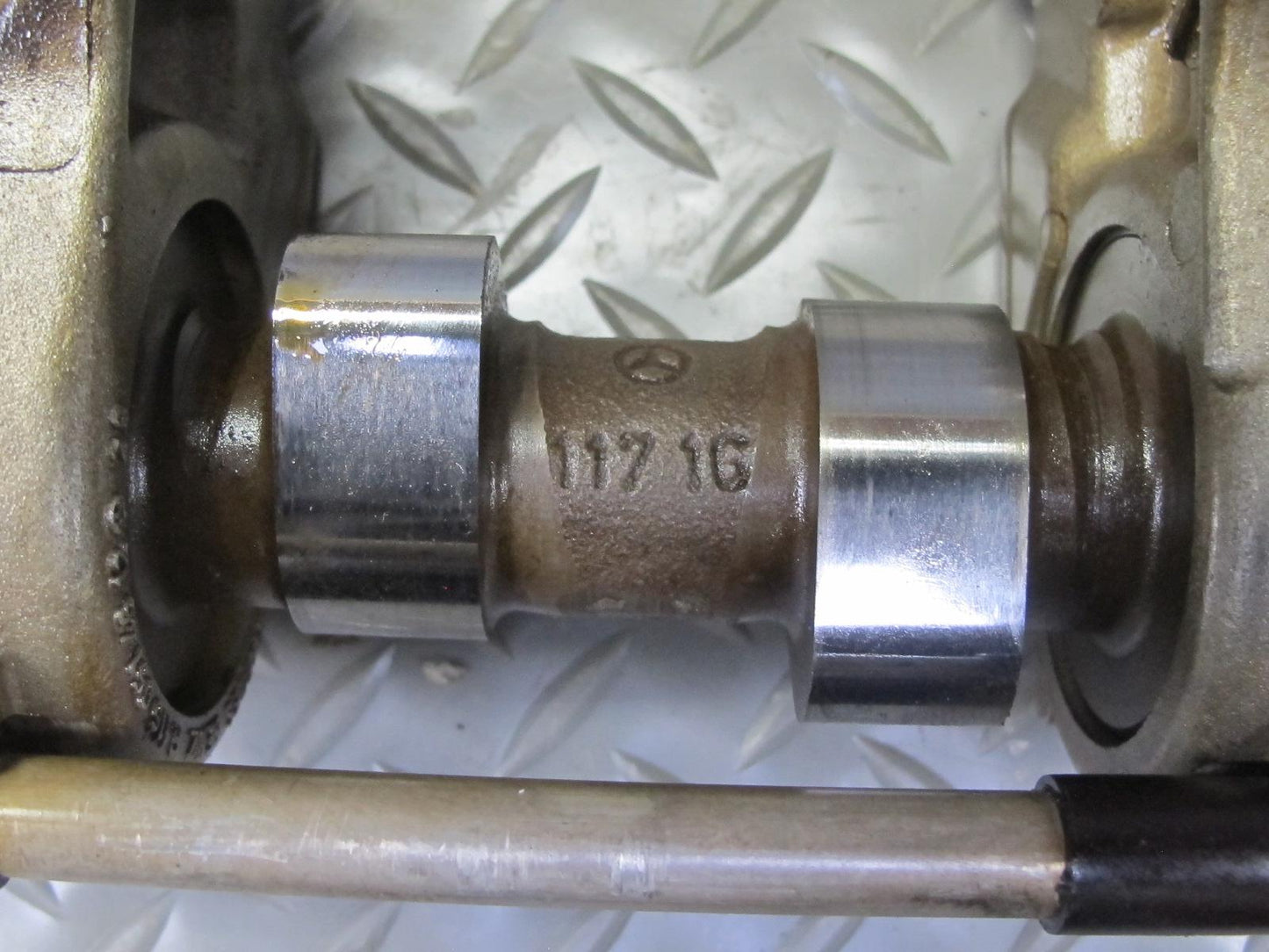 86-91 Mercedes W126 560SEC 560SEL M117 Engine Left Camshaft Assembly OEM