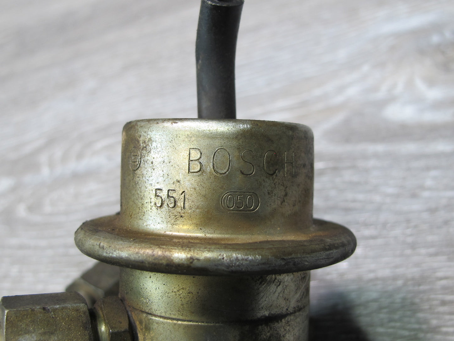 86-91 Mercedes W126 M117 Air Shut OFF Valve Fuel Pressure Regulator Set OEM