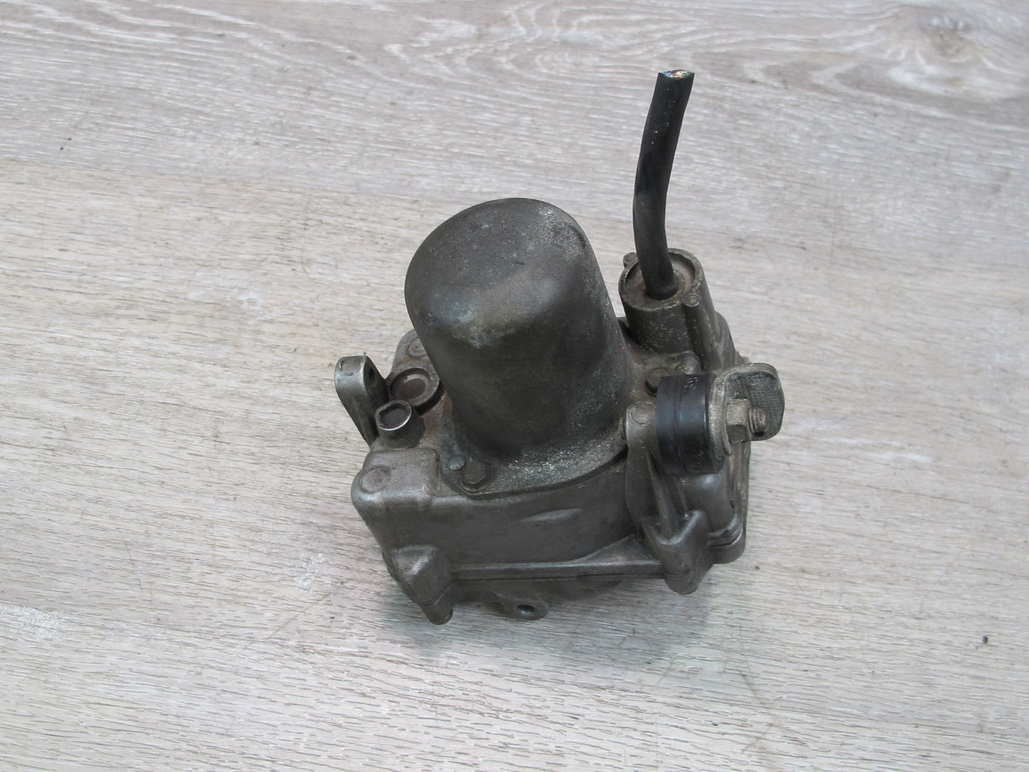 86-91 Mercedes W126 Cruise Control Actuator Motor 0015457532 OEM