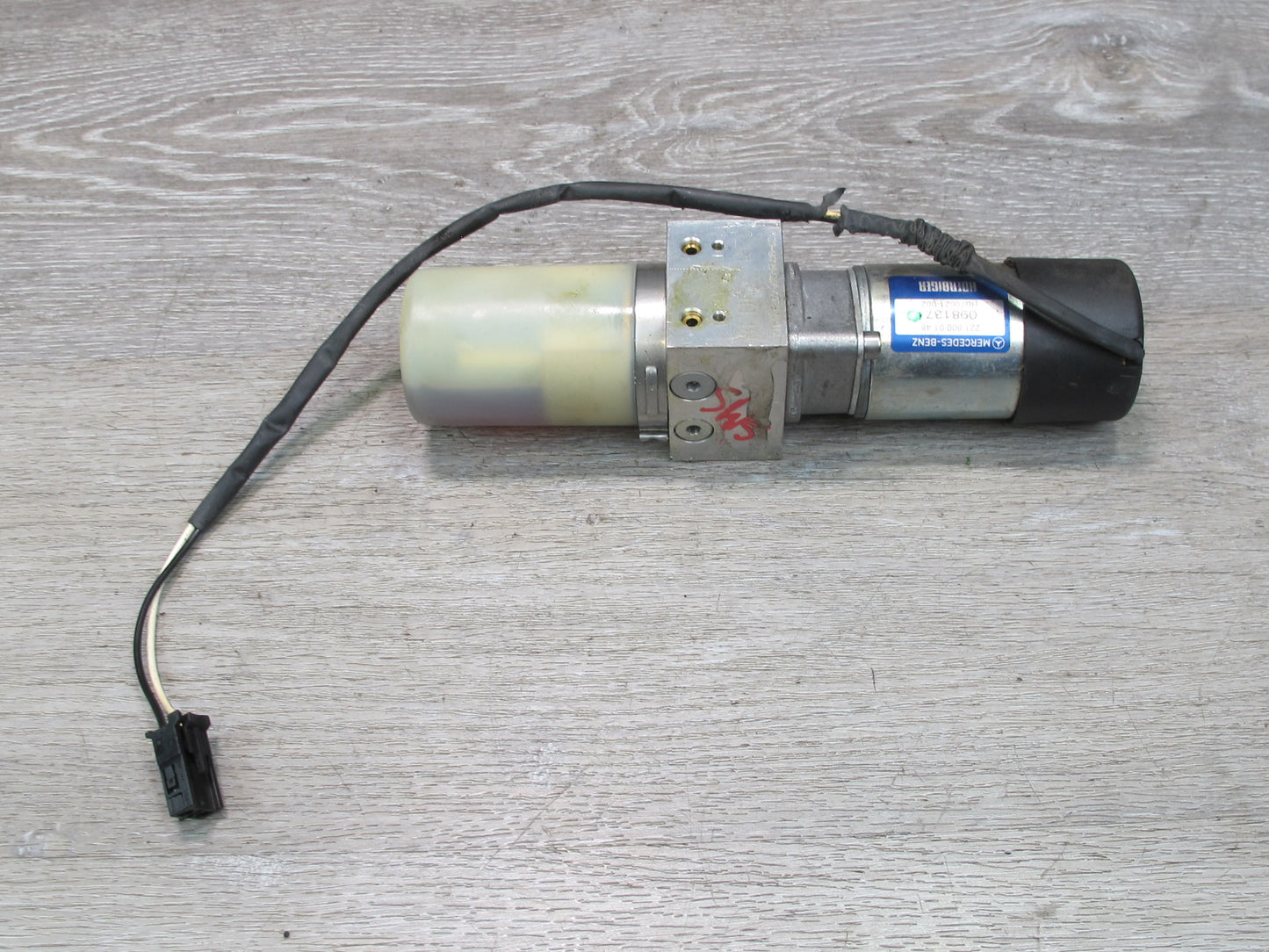 07-13 Mercedes W221 S-class Rear Trunk Lid Locking Hydraulic Pump Motor OEM