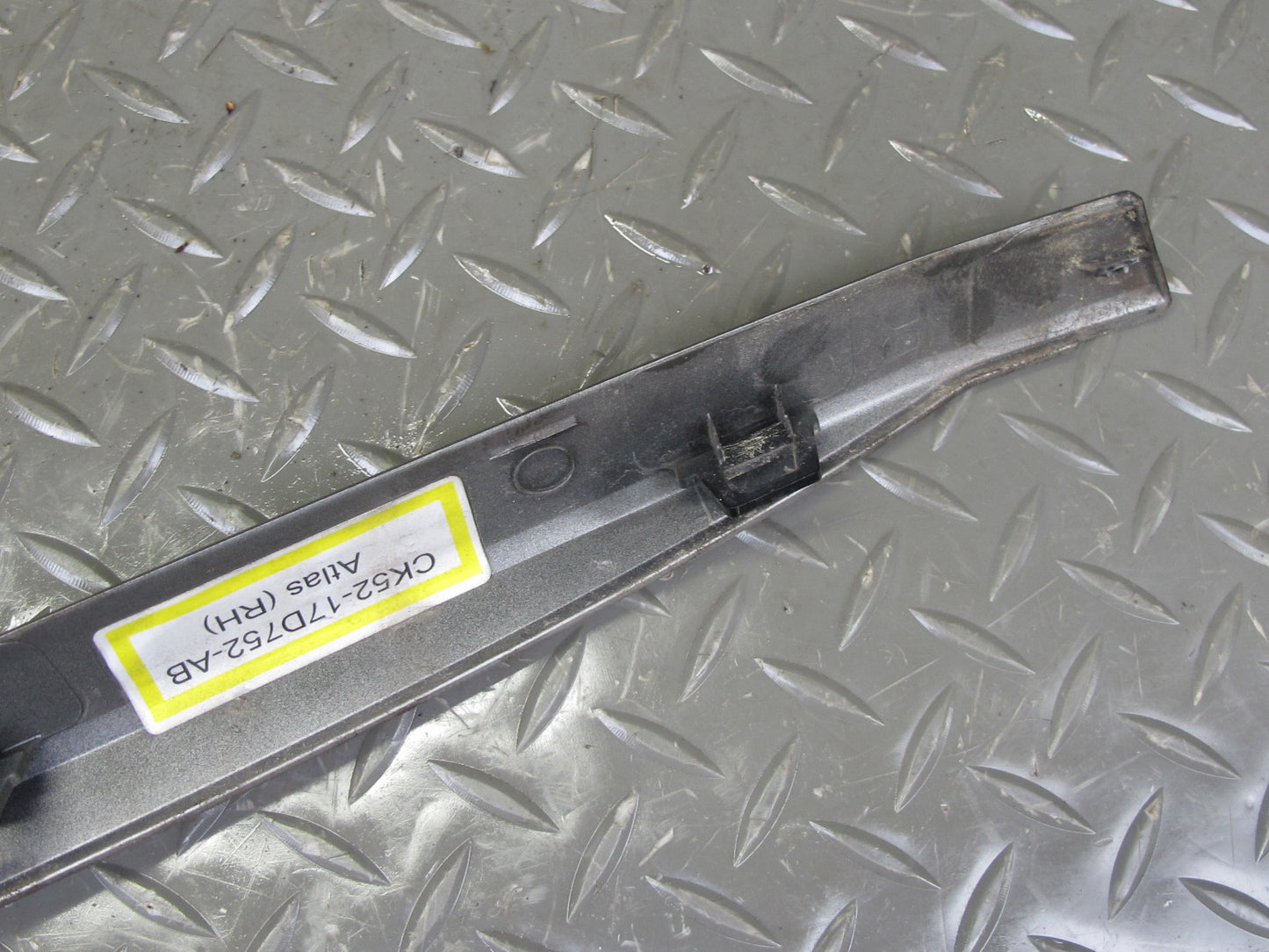 2013-2017 Land Range Rover L405 Rear Right Bumper Trim Molding CK52-17D752-AB