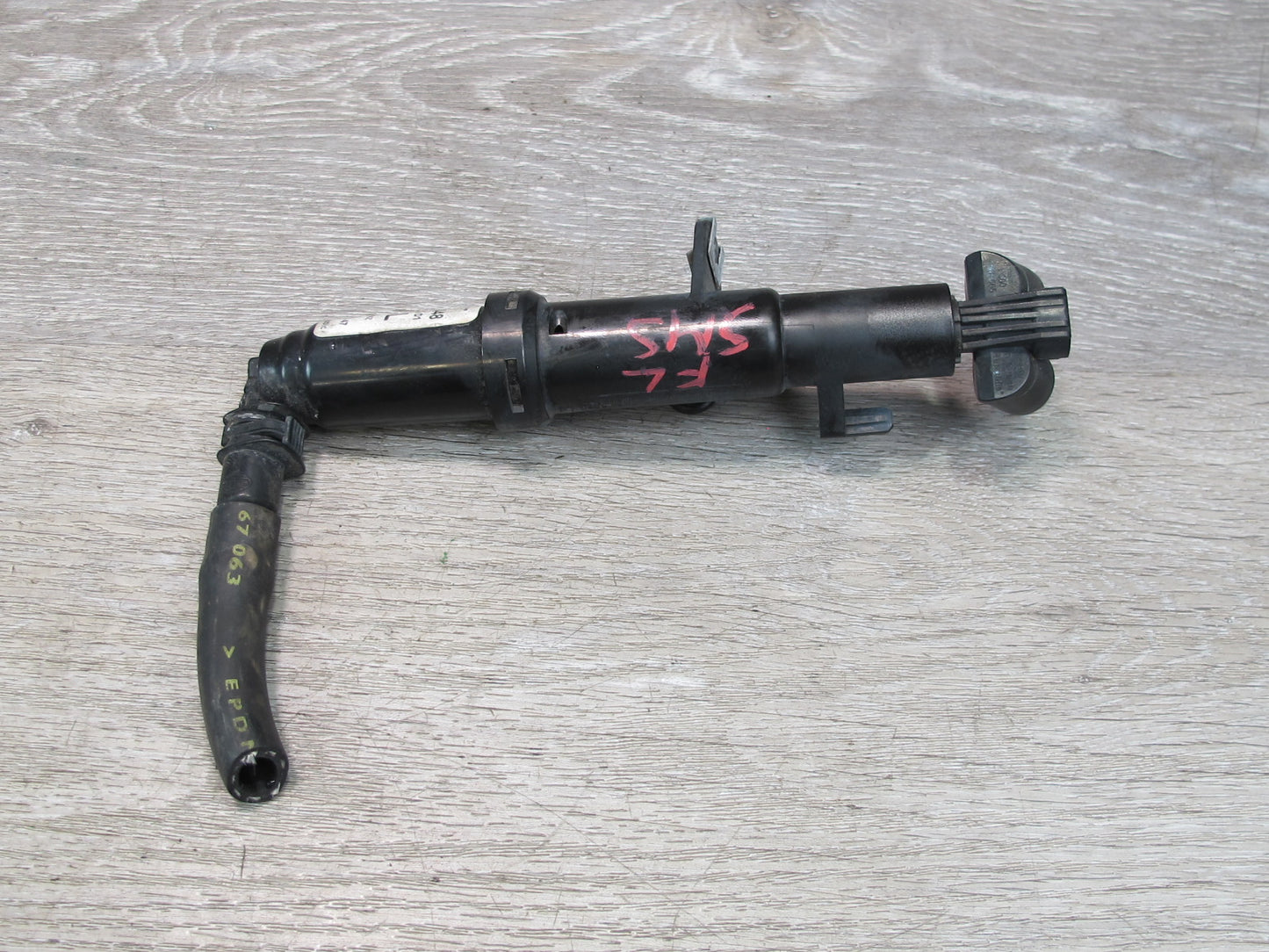 07-13 Mercedes W221 S-class Front Left & Right Headlight Washer Nozzle Set OEM