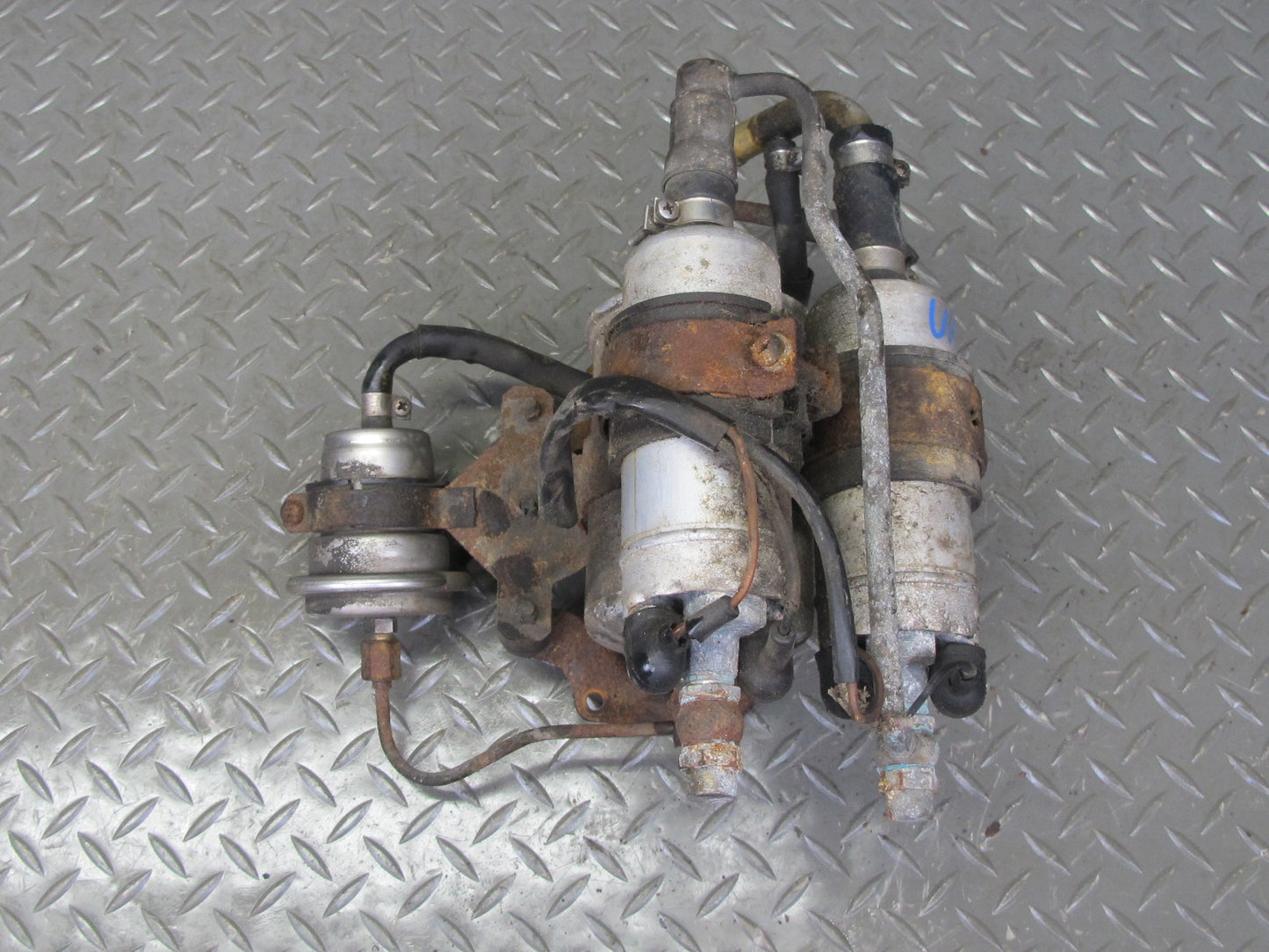 86-91 Mercedes W126 560SEC 560SEL Fuel Pump w Filter & Cover OEM