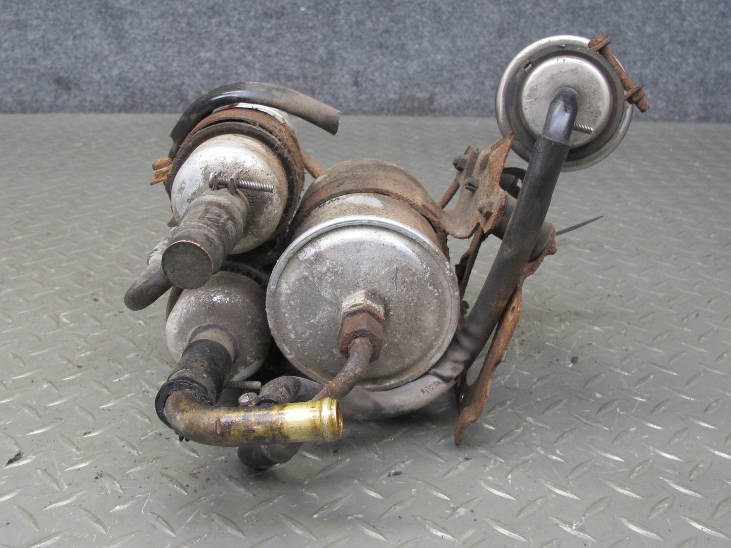 86-91 Mercedes W126 560SEC 560SEL Fuel Pump w Filter & Cover OEM