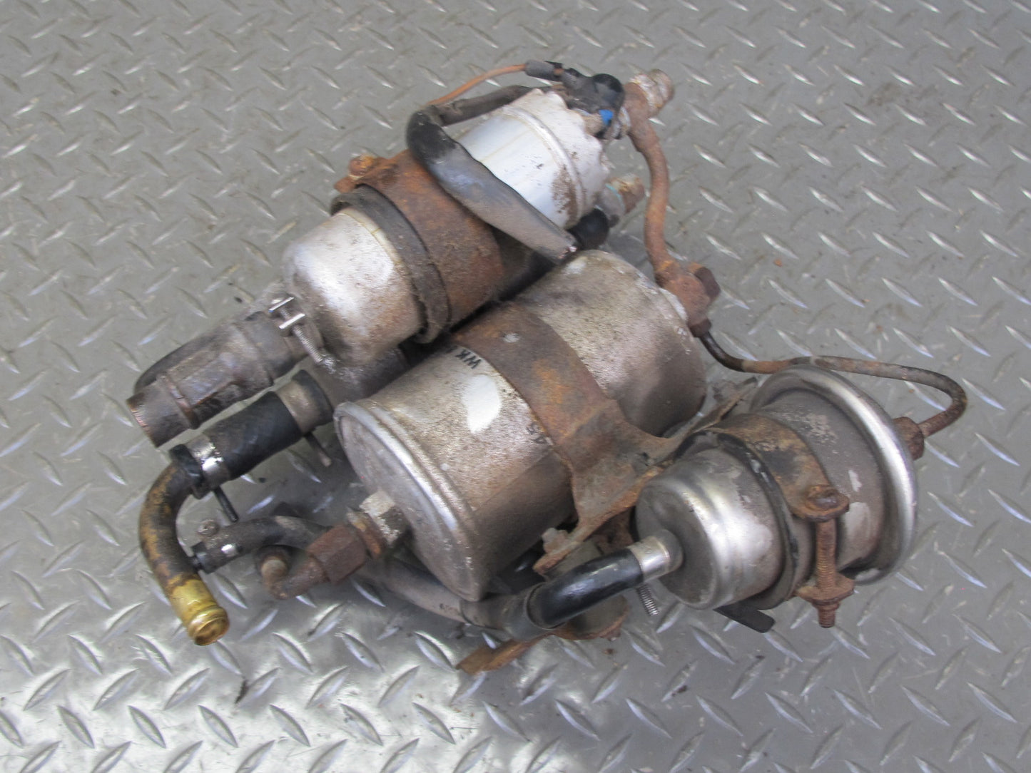86-91 Mercedes W126 560SEC 560SEL Fuel Pump w Filter & Cover OEM