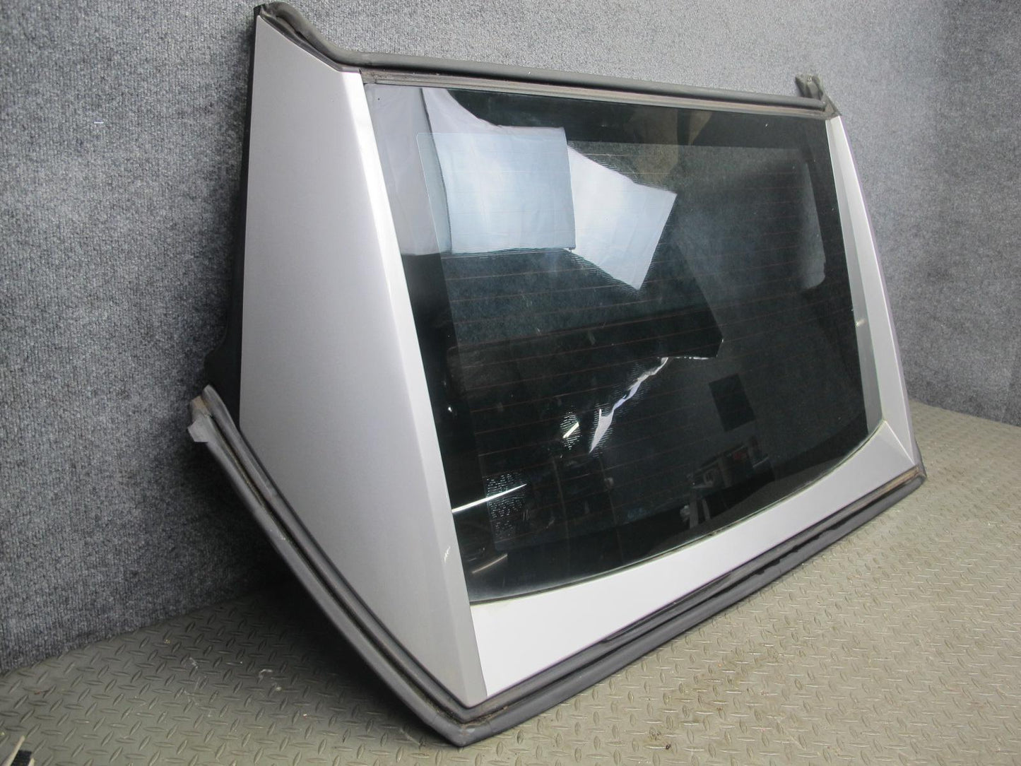 2004-2009 Cadillac XLR Rear Convertible TOP Back Glass Window Frame Panel Silver