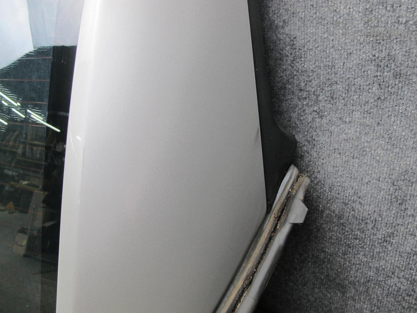 2004-2009 Cadillac XLR Rear Convertible TOP Back Glass Window Frame Panel Silver