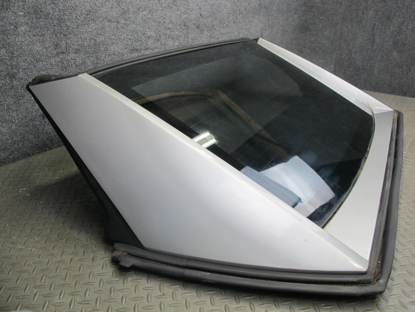 2004-2009 Cadillac XLR Rear Convertible TOP Back Glass Window Frame Panel Silver