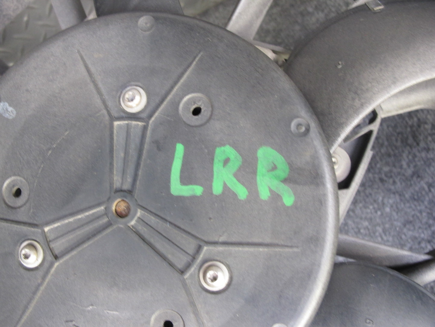 2014-2017 Land Range Rover L405 Engine Radiator Cooling Fan Motor Shroud