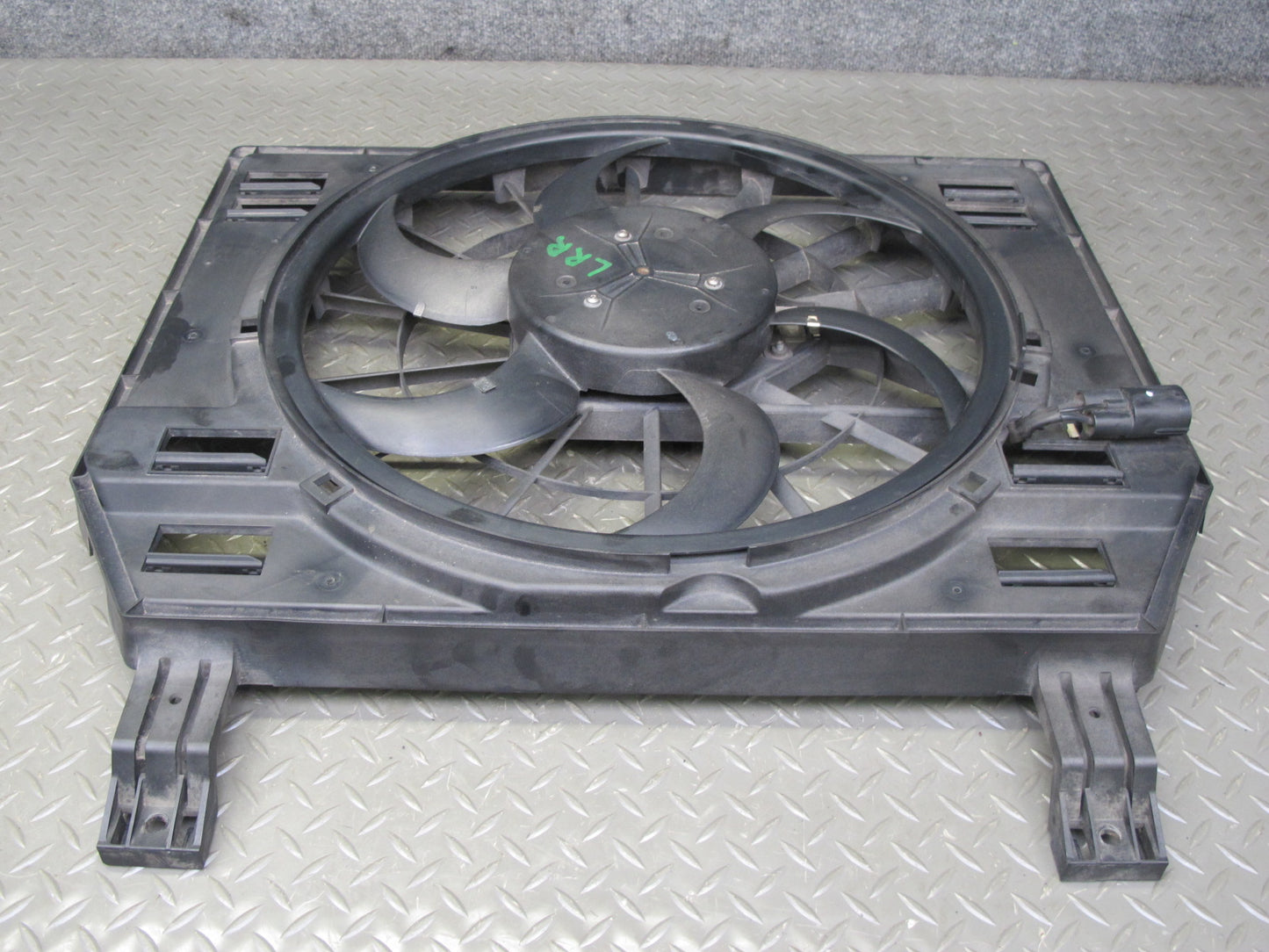 2014-2017 Land Range Rover L405 Engine Radiator Cooling Fan Motor Shroud